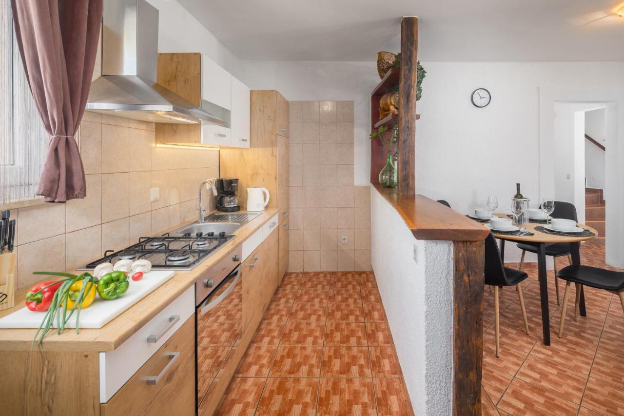 Villa Casa Viktoria With Private Garden And Bbq Kosinozici Esterno foto