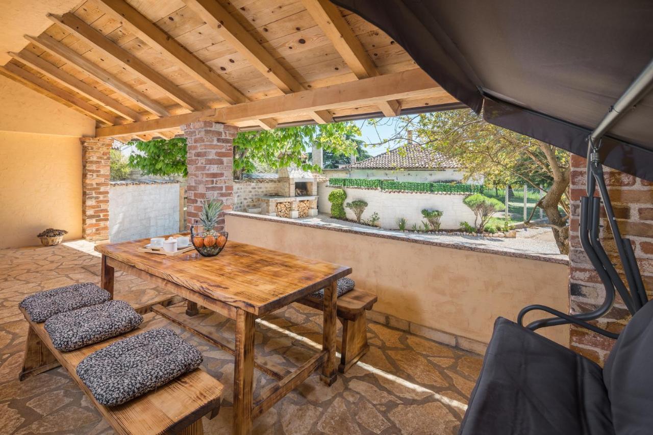 Villa Casa Viktoria With Private Garden And Bbq Kosinozici Esterno foto